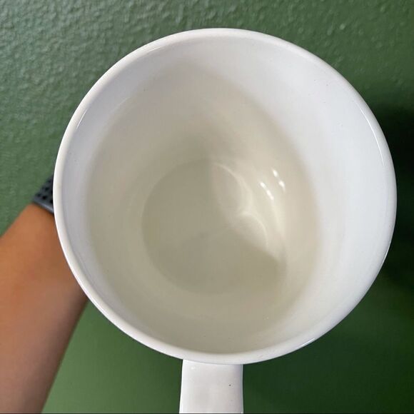 Minimal white ceramic coffee mug - Picture 2 of 6